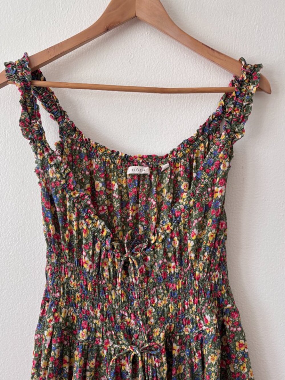 Dôen Emmaretta Shirred Floral Dress in Jardin Du Chateau - Picture 3 of 7